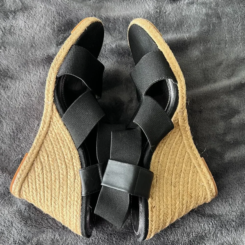 Tahari Wiley‎ Wedge Espadrille Sandal in Back Ladies Size 9.5